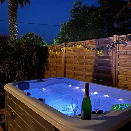 L'instant Bohème -4 Personnes Jacuzzi Et Plages à 15 Minutes * Saint-Aunes